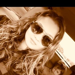 Meet your Posher, Mikayla